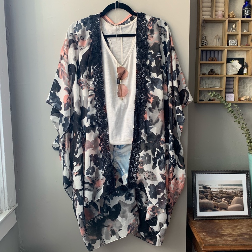 Abstract Hamdmade Cover Up Kimono
